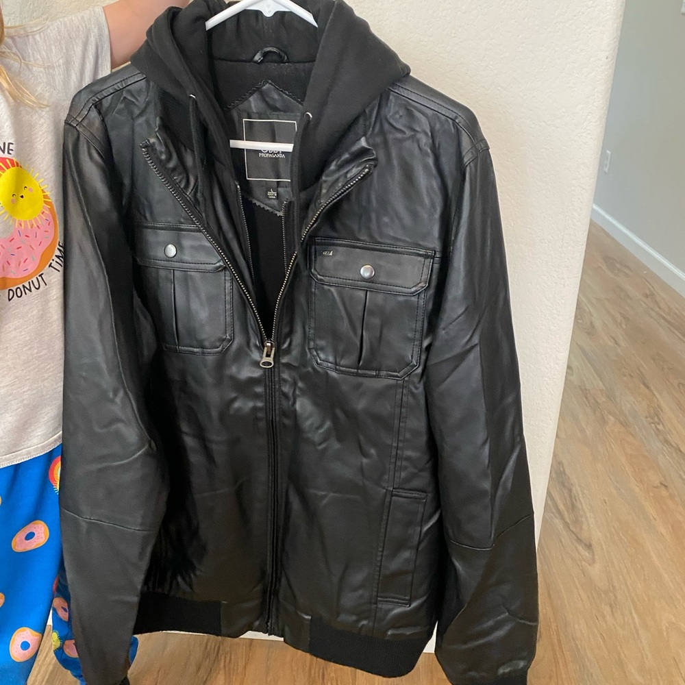 Men’s leather coat size large